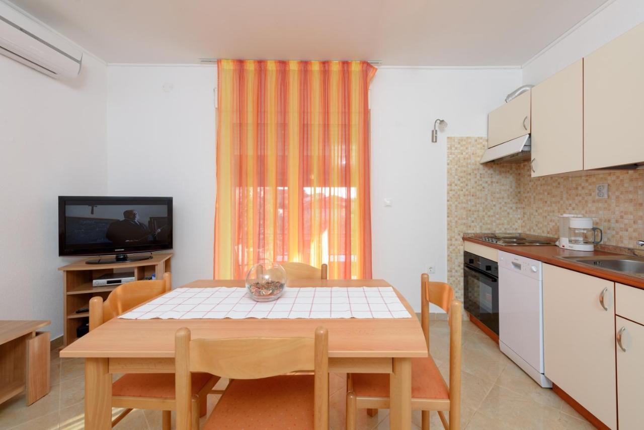 Apartmani Petra Трогир Экстерьер фото