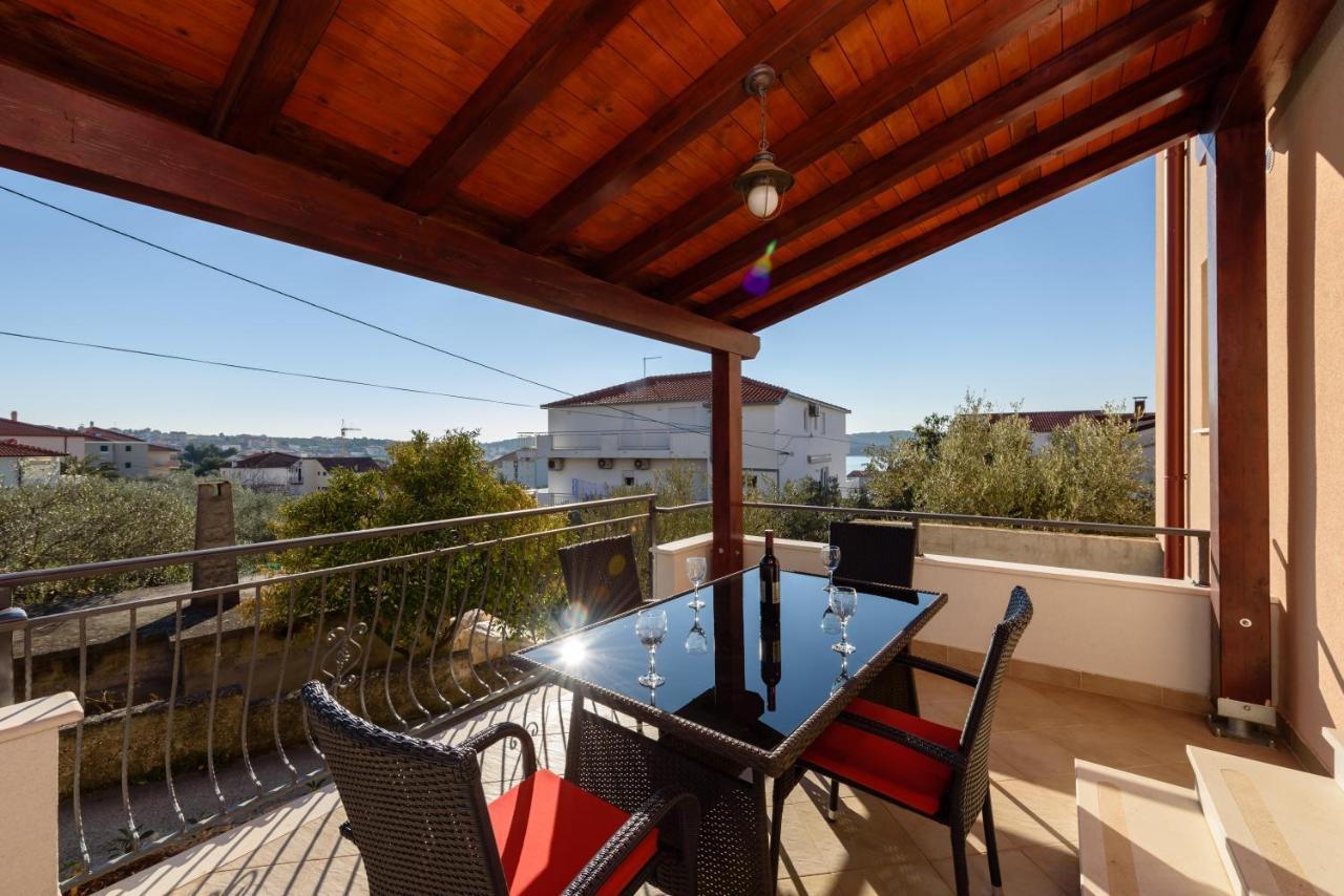 Apartmani Petra Трогир Экстерьер фото