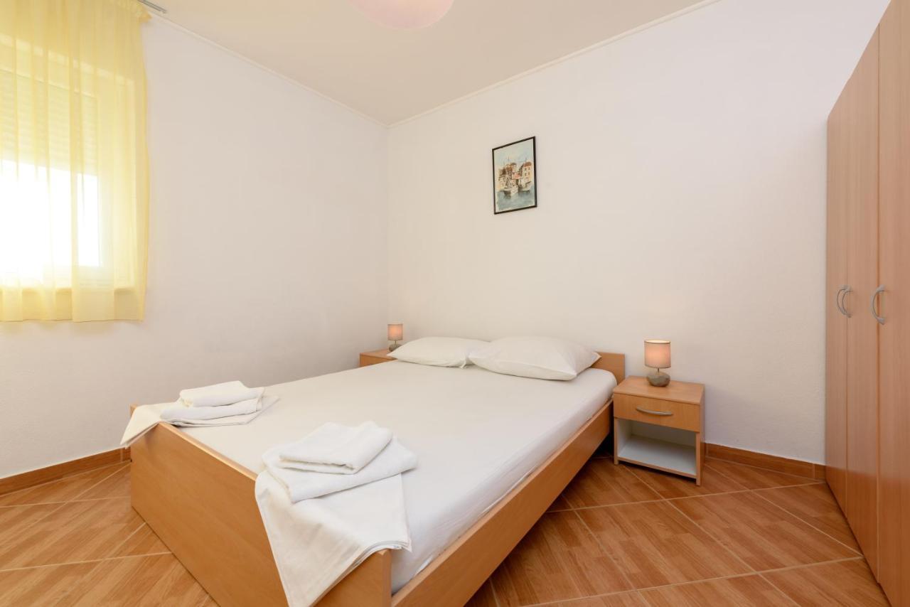 Apartmani Petra Трогир Экстерьер фото