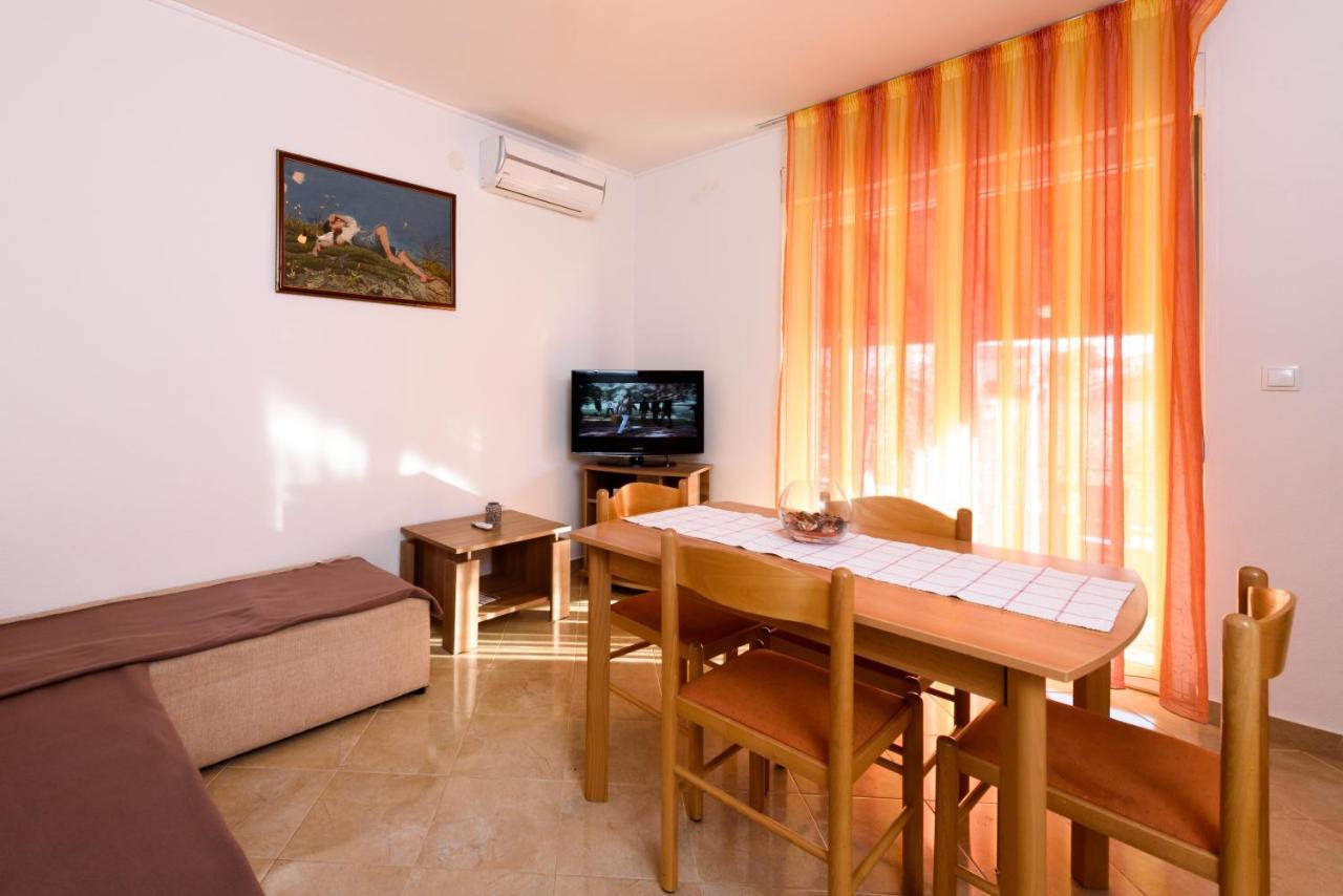 Apartmani Petra Трогир Экстерьер фото